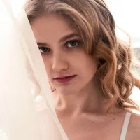Stella_Lew's Profile Pic