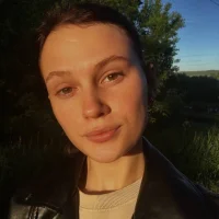LessieGanong's Profile Pic