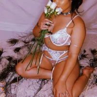miaknowless's Profile Pic