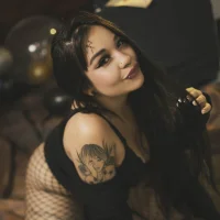 Gambar Profil _Sarah_Miller