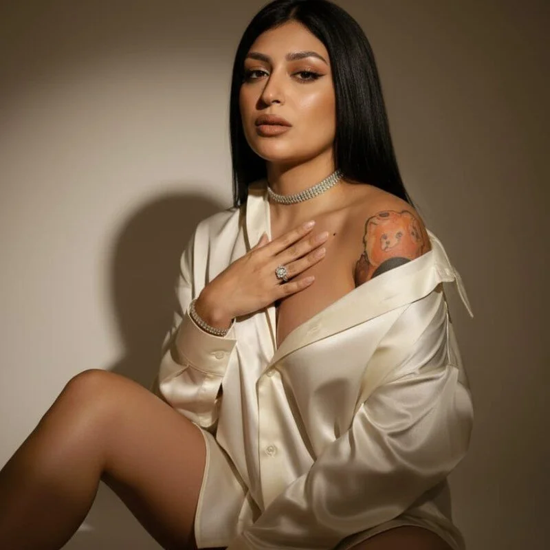 MissDennise live cam profile