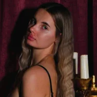 Erika_Alluring
