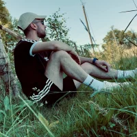 Lightness75's Profile Pic