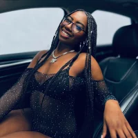 Raquel_jones Adlı Modelin Avatarı