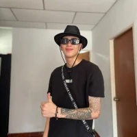 Orgasm_room404's Profile Pic