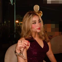 รูปอวาตาร์ของ NathalieRoss1