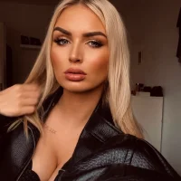 Профилна снимка на shy_Alina