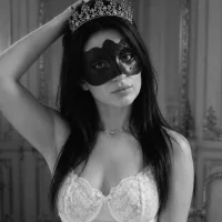 Slika avatara modela QueenHelin