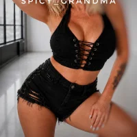 รูปอวาตาร์ของ spicy_grandma