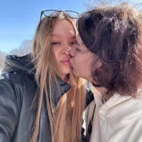_wetcouple_'s Profile Pic