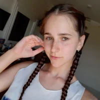 Gambar Profil EmiliaLarsen