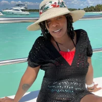 bisexualbeauty50's Avatar Pic