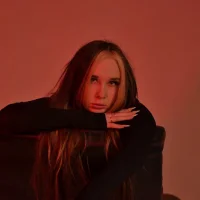 AdellinaFayst's Profile Pic