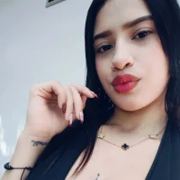chloe_bellarose