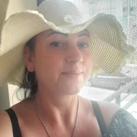 ArinaHardi's Profile Pic