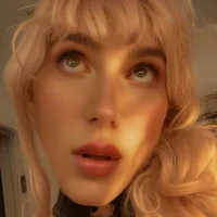 Isabelle222's Profile Pic