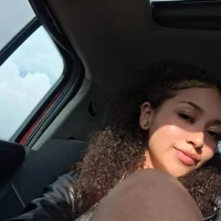 Gambar Profil MariaAlejandra_Pink