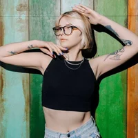 miimary Φωτ, Προφίλ