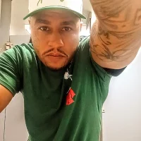 Romanticallynumb's Profile Pic