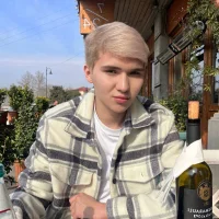 TwinkKaren's Avatar Photo