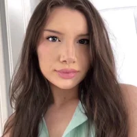 รูปโปรไฟล์ของ OnMyKneesXo