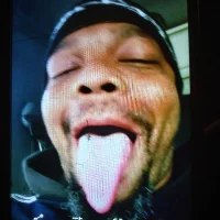 Trisexuallyfreaky 的个人资料图片