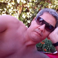 lazloheguer's Avatar Photo
