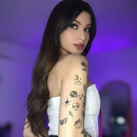 Samantha_Rolon Adlı Modelin Avatarı