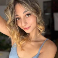 PetiteAlien's Avatar Pic