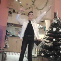 Toli2324's Profile Pic