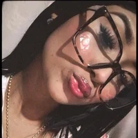 _mia_hot03