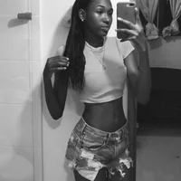 Simone_le's Profile Pic