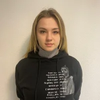MadeleineCox's Profile Pic