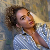 AlexaVee_