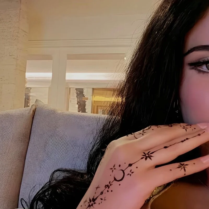 MiraHabibtek's nudes and profile