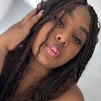 alula_queen webcam model