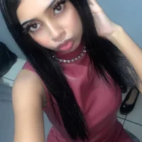 OnlyYours_Leah webcam model