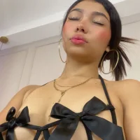 MiaTolley's Profile Pic