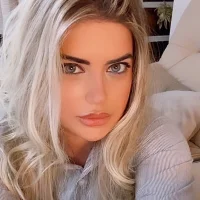 lindsayy18's Avatar Pic
