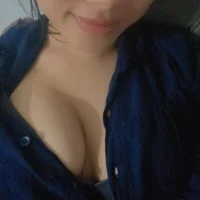 neeenaa's Profile Pic