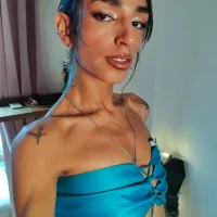 Theevae's Avatar Pic