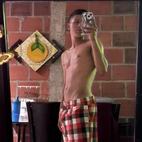 Damian_Delux2