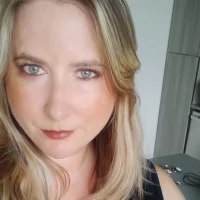 Aprilwalk's Profile Pic