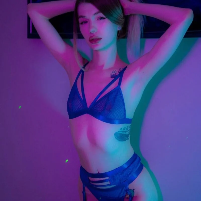 Risky_Mia69