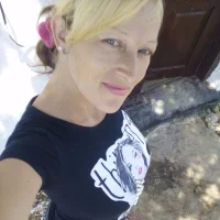 Foto do perfil de JoyVioletta