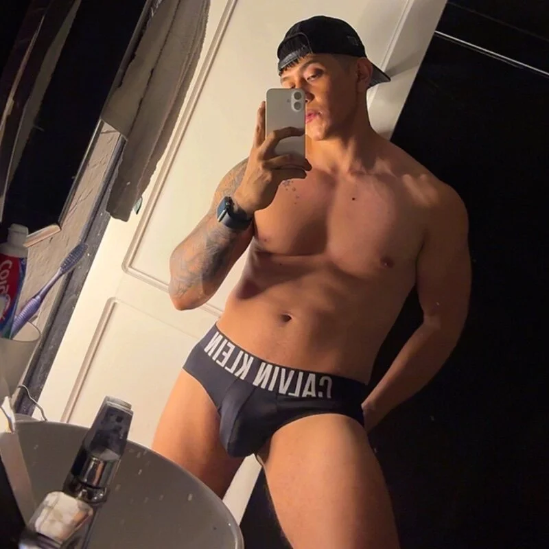 OliverWest04 Stripchat profile image