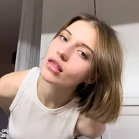 صورة الملف الشخصي لـ Kim_Helen1