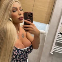 QueenBrendaa's Profile Pic