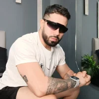 Slika avatara modela mikeblaree