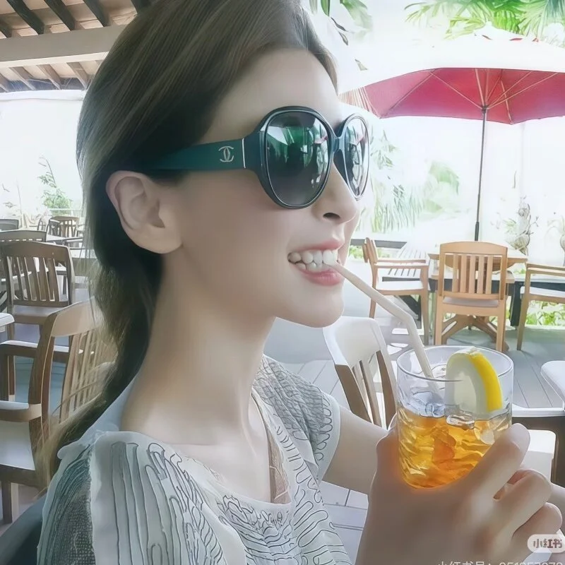 Selenaaaaa-'s nudes and profile